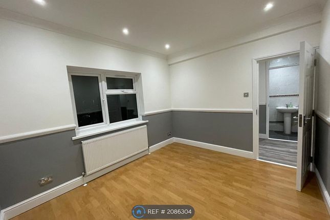 Bedroom 4 - Double Room