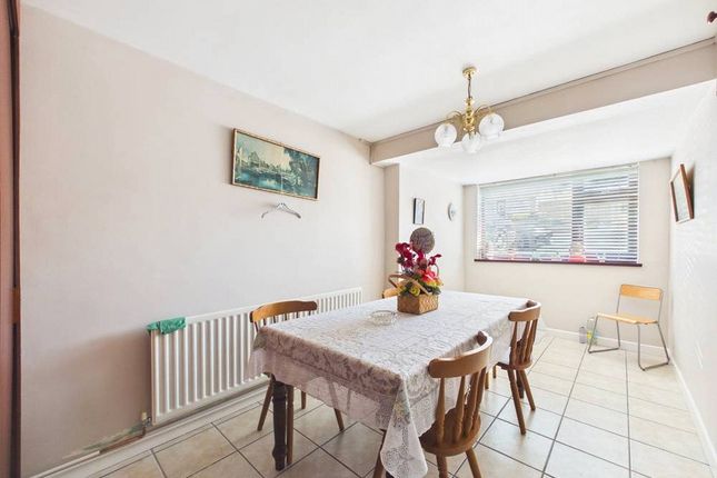 25, Sandford Way, Gloucester photo 4
