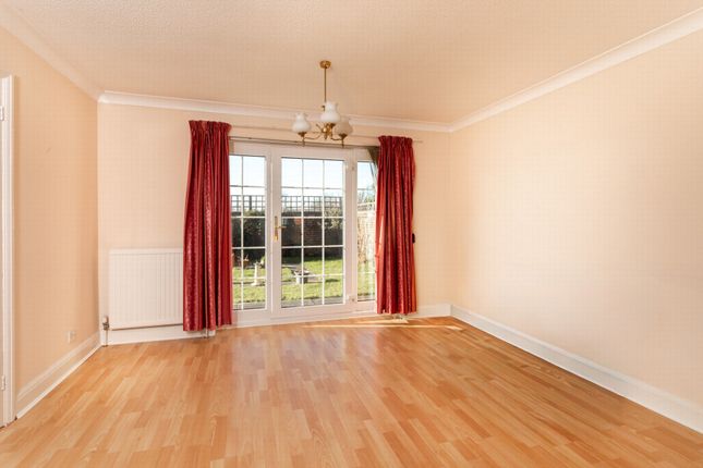 10, Sturdy Close, Hythe photo 4