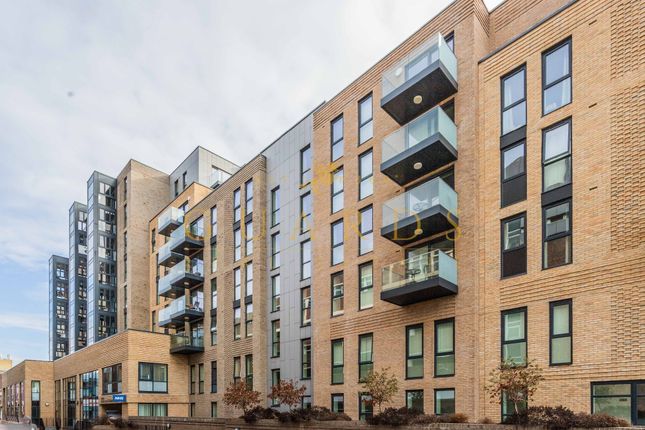 Flat for sale in Sapphire House, Home-Field Rise, Orpington