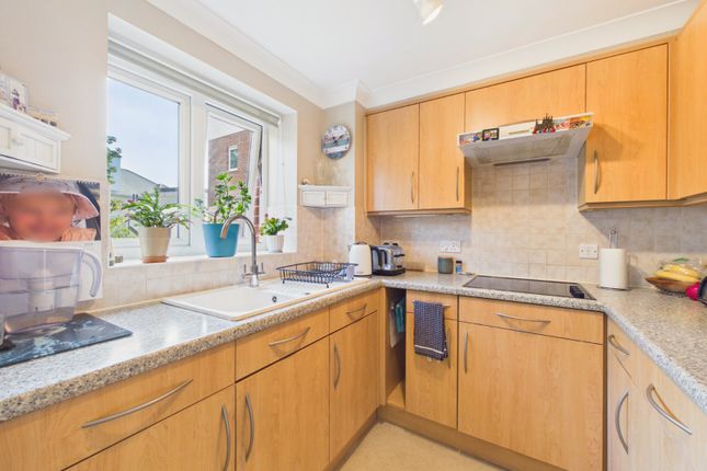 Flat 32 Garden House Court, 142, Sandgate Road, Kent photo 3