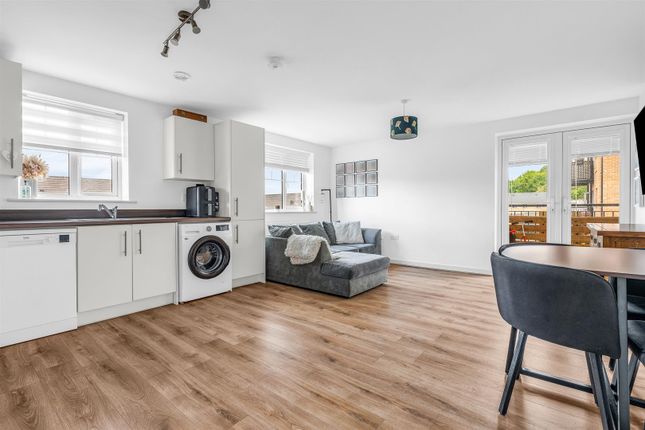 24, Arnold Close, Hertford photo 4