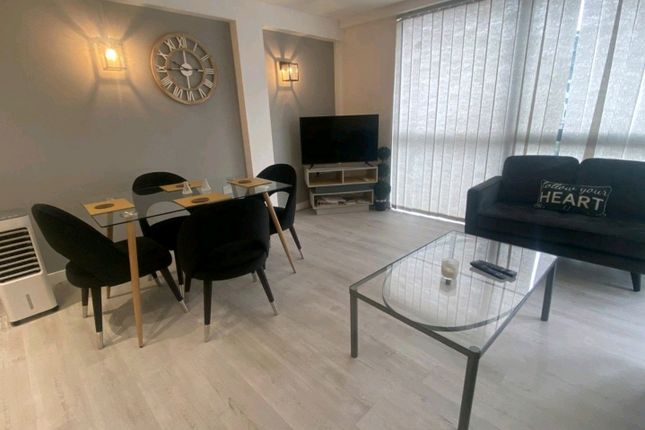 Thumbnail Flat to rent in City Road East, Manchester