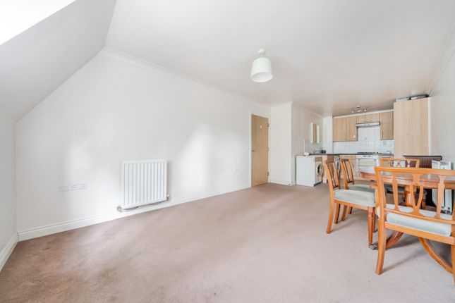 Flat 70, The Cloisters, 83, London Road, Surrey photo 3