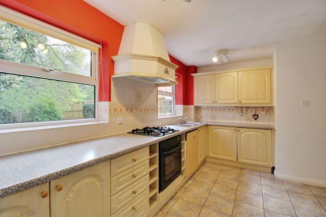 1 Cagney Drive, Swindon photo 3