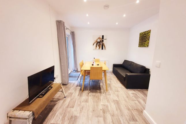 30, Banwell Street, Swansea photo 2