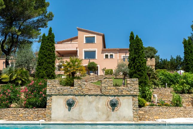 Property for sale in Vaison La Romaine, Vaucluse, Provence-Alpes-Côte d`Azur, France
