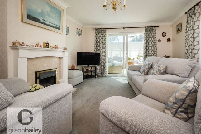 2, Oak Tree Close, Norwich photo 2