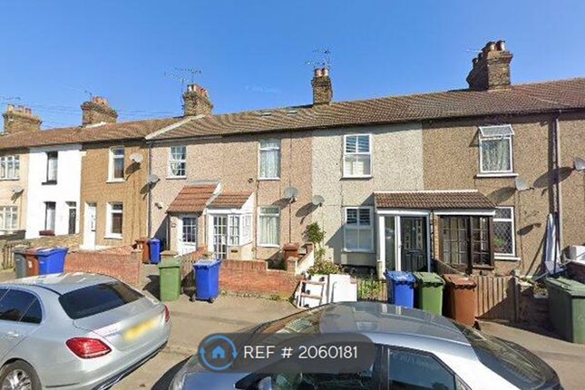 Terraced house to rent in Bedford Road, Grays
