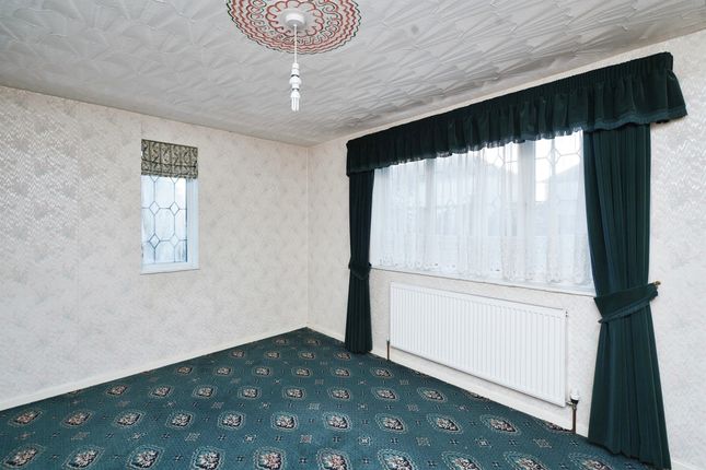 Semi-detached house for sale in Neville Road, Luton