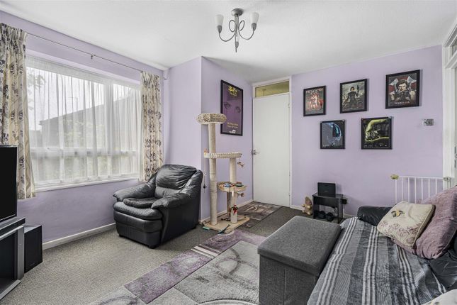 23, Iron Drive, Hertford photo 3