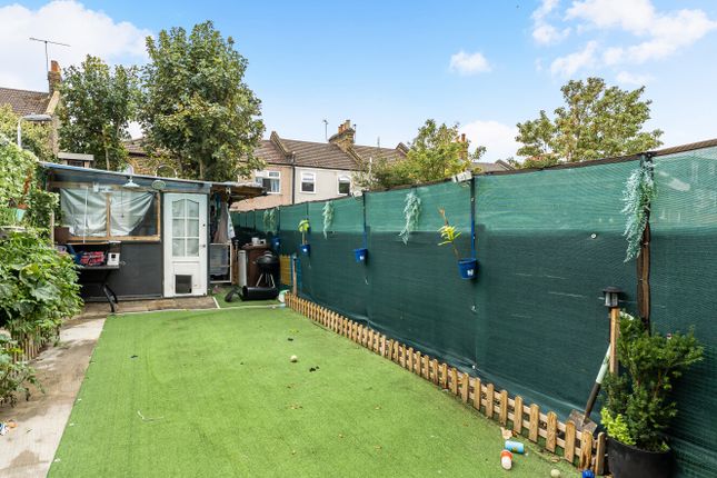 36, Burchell Road, London photo 4