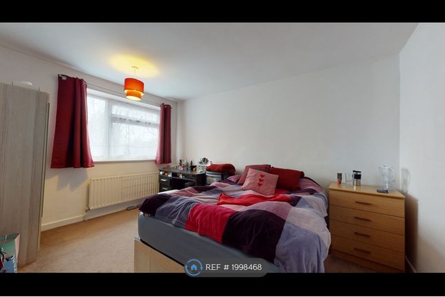 Flat to rent in Clapham Manor Street, London