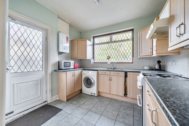 45, Compton Rise, Pinner photo 4