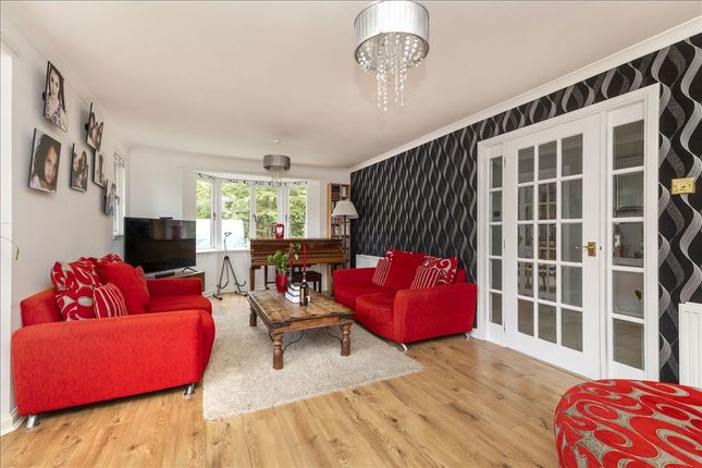 12 Rose Neuk, Bonnyrigg photo 3