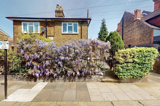 Semi-detached house for sale in Linkfield Road, Isleworth