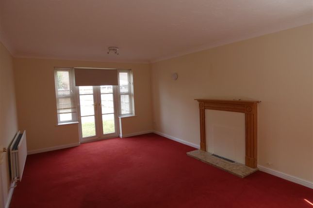 68, Moor Furlong, Slough photo 3