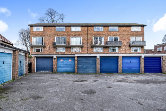 Maisonette for sale in Beacon Grove, Carshalton