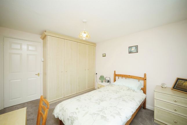Flat for sale in Eastgate Gardens, Taunton