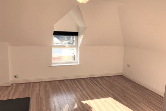 8 South Street, Lymington photo 2