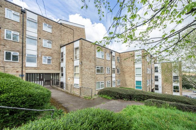 Flat for sale in Pheasant Close, Berkhamsted