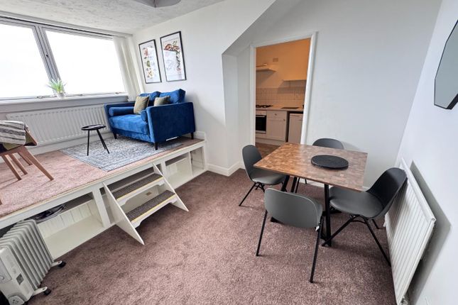 12e, The Cliff, Hartlepool photo 3