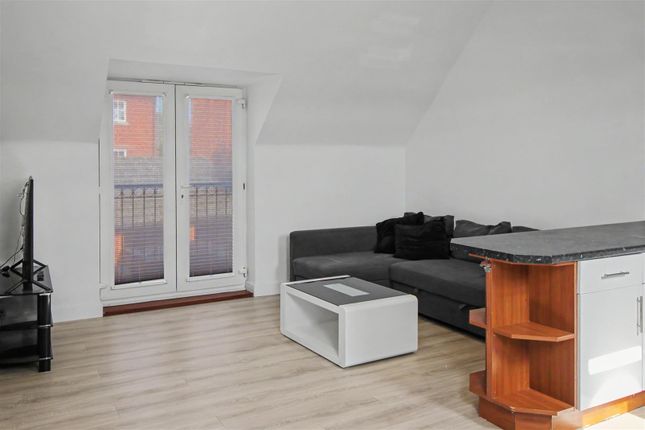 6, Nine Arches Way, Kettering photo 3
