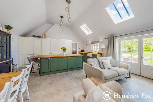 Willow Cottage, Nutburn Road, North Baddesley photo 4