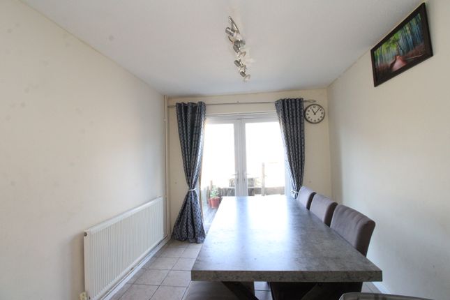 9a, Trefoil Close, Luton photo 3
