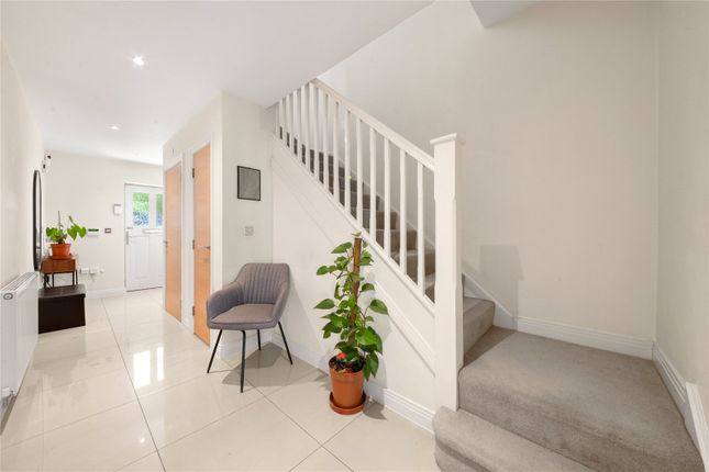28, Heacham Avenue, Uxbridge photo 4