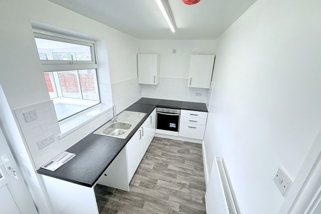 2, Grindall Avenue, Moston photo 3