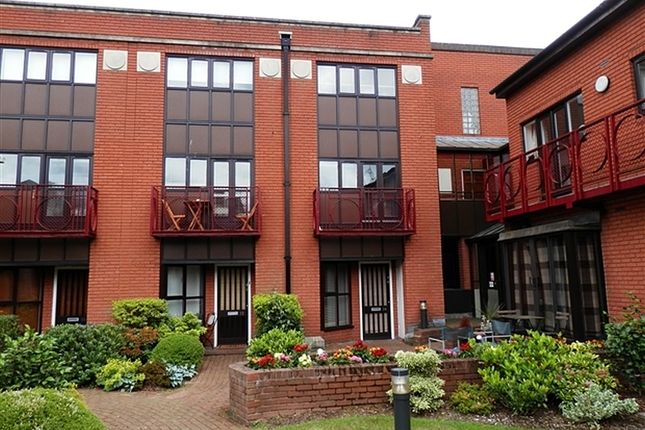 Town house to rent in Livery Street, City Centre, Birmingham