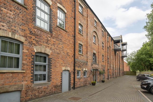 Flat for sale in The Malt House, Cairns Close, Lichfield