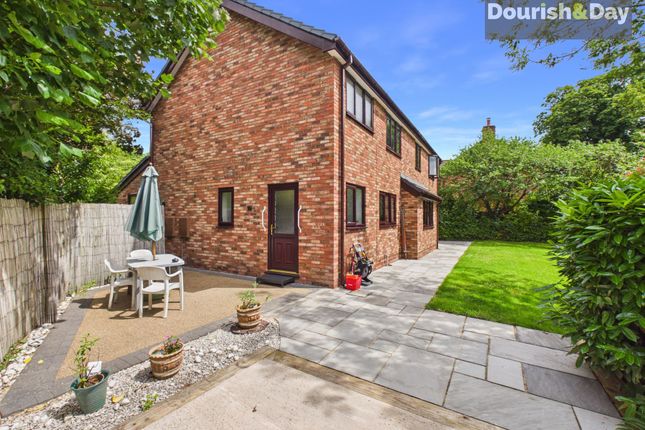 2 Yew Tree Court, Stafford photo 4