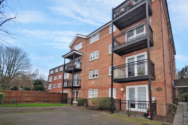 Flats to Let in St. Marks Square, Bromley BR2 - Apartments to Rent in
