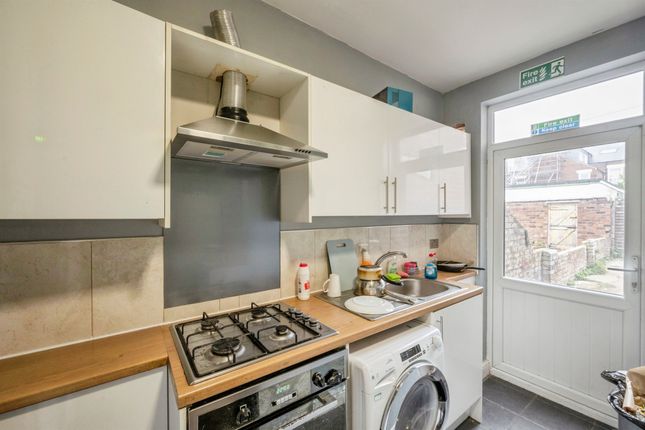 20, Baxter Avenue, Doncaster photo 2