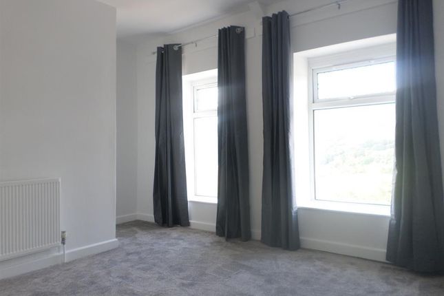 92, John Street, Nantymoel photo 5