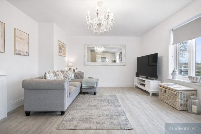 Flat 2, Speckled Wood House, 105, Five Oaks Lane, Chigwell photo 2