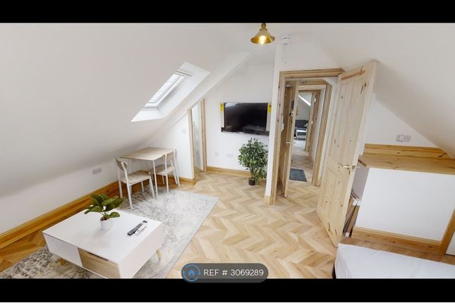 Studio flat on Flat   Walliscote Road, Weston-Super-Mare, £700/mo