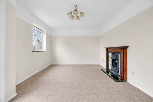 23 Livingstone Court, Matlock Road, London photo 4