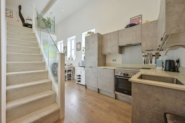 Kingston Road, Wimbledon photo 2