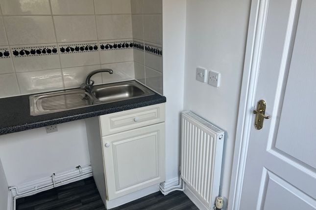 4 Oxton Close, Retford photo 5