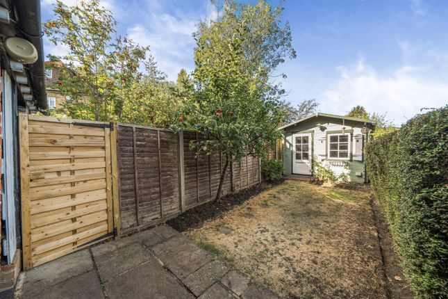 20 Rock Place,, Holloway Hill, Surrey photo 4