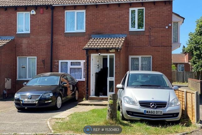 Thumbnail Semi-detached house to rent in The Delph, Reading