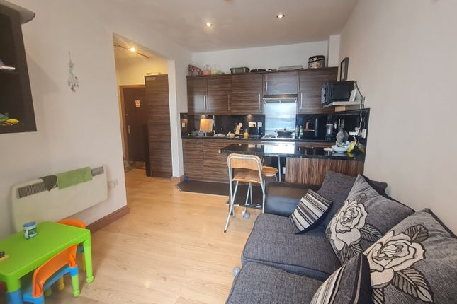 Flat 1 Bank House, 140, Kirkgate, West Yorkshire photo 3