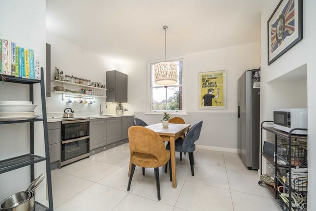 Flat for sale in Riverview Gardens, London