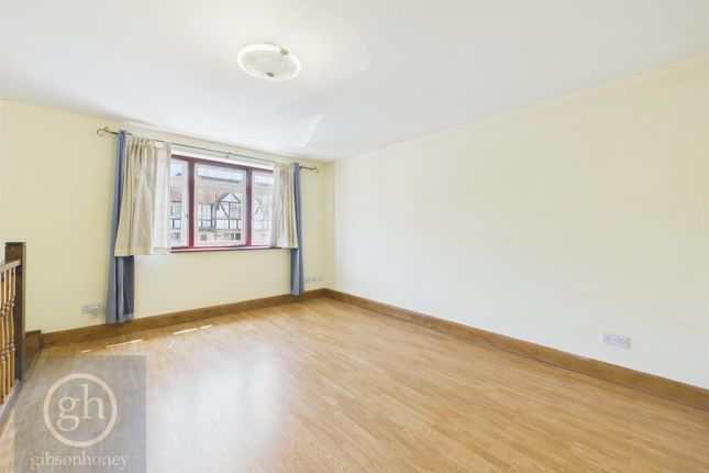 100, Sharps Lane, Ruislip photo 2
