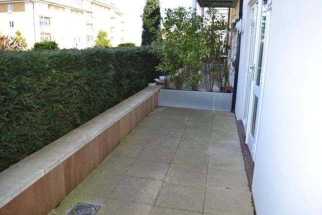 6, Arlington House, West Drayton photo 5