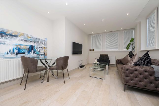 1-bed flat on Flat 25 Lovell House, 271 High Street, Uxbridge, £275,000