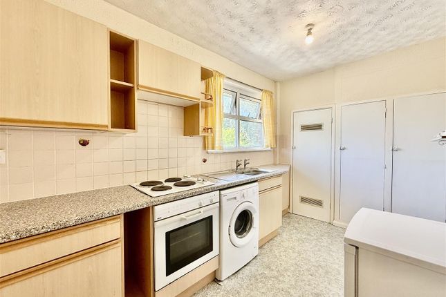 33, Coronation Road, Swindon photo 3